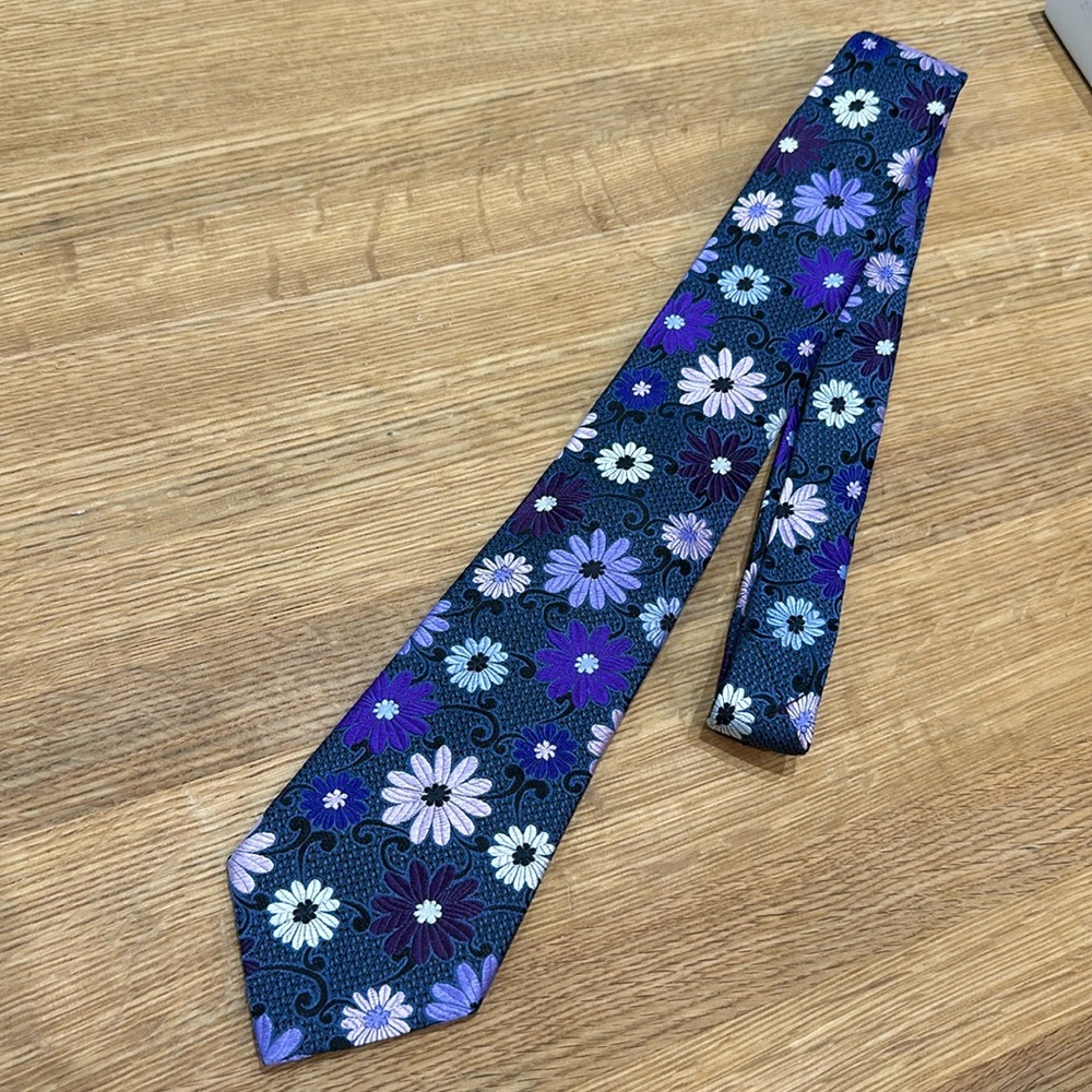 Duchamp 100% silk tie